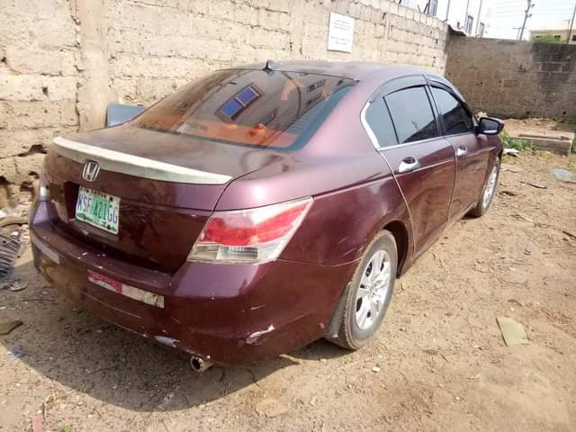 A picture of 4 plugs Honda Accord 09 Good engine and gear AC