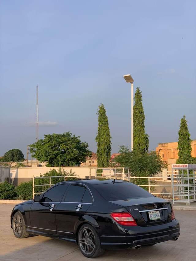 A picture of Mercedes Benz C300
