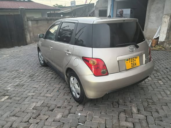 A picture of TOYOTA IST0767058883
