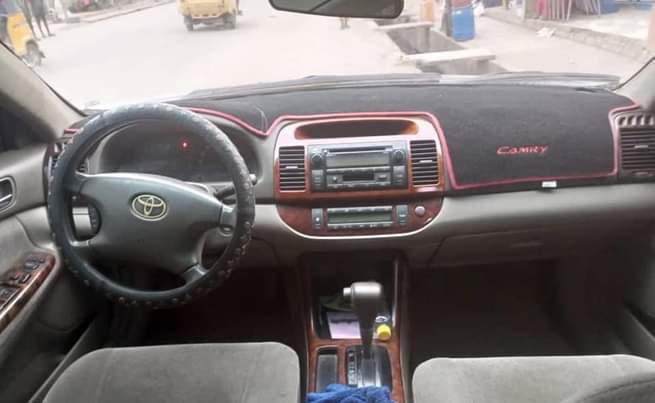 A picture of 2004 Toyota camry