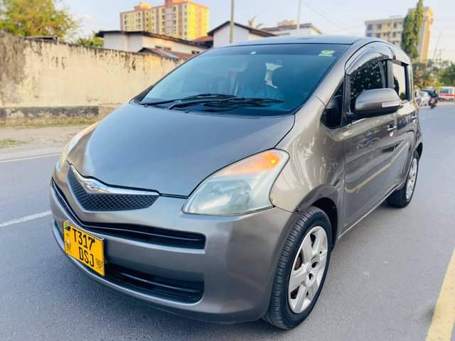 A picture of TOYOTA RACTIS DSJ Full Ac Full File Engine 1nz Cc