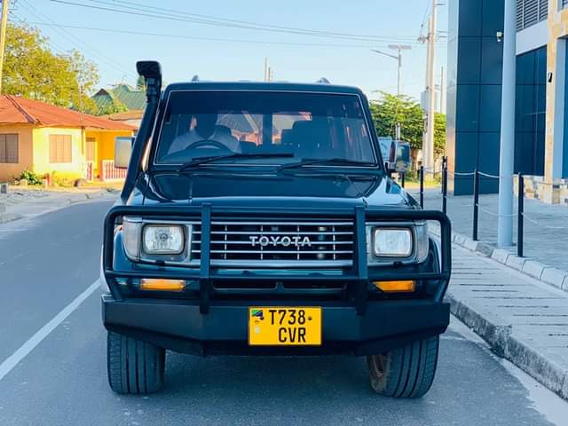 A picture of TOYOTA LANDCRIUSER Make 1994 Low km Cc 2982 DIESEL PRICE