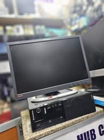 A picture of Je Unataka Kumiliki Desktop Complete au Cpu leo... Usipitwe na