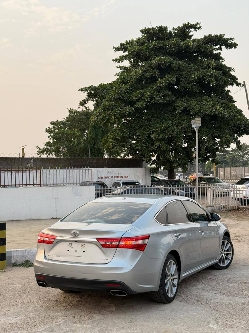 A picture of 2015 facelifted to 2016 Toyota Avalon XLE