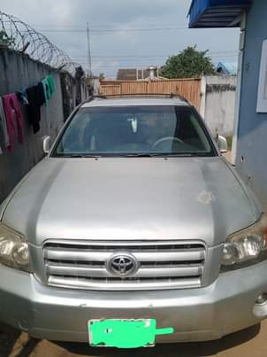 A picture of 2006 model Toyota Highlander first body engine is 85 gear