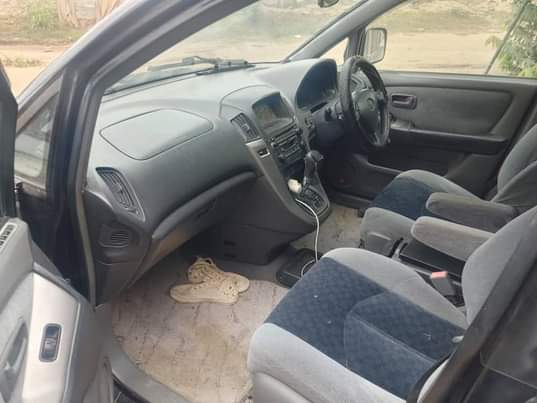 A picture of TOYOTA HARRIER