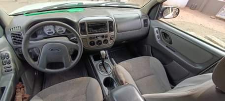 A picture of  Another DISTRESS BANGER Ford ESCAPE 2005 SUV.. 2005 V6