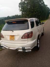 A picture of A good Toyota Harrier on Sale