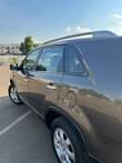 A picture of Kia Sorento 2012 model auto with full service history nothing