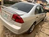 A picture of Honda Civic 2005 08083629621