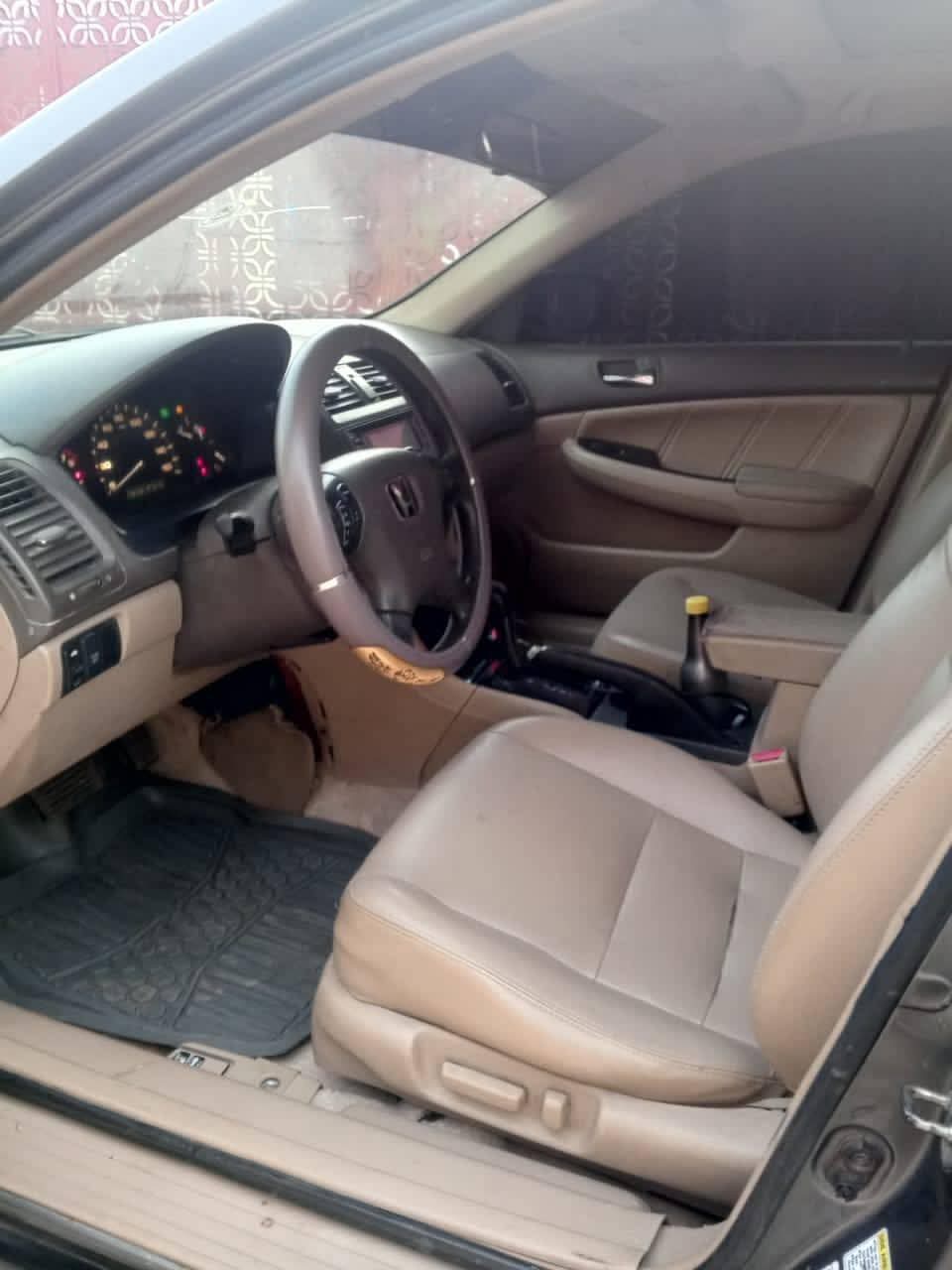 A picture of HONDA ACCORD DC