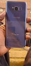 A picture of Samsung s8 with 64GB 4GB ram no dot or cracks