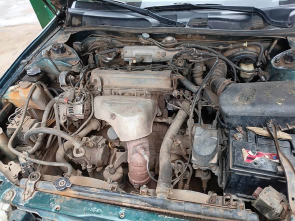 A picture of TOYOTA CAMRY DROP LIGHT FOR SELL 1 850M ENGINE GEAR