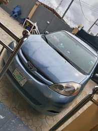 A picture of Registered 2006 07 Toyota Sienna with power door Roof Dvd