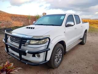 used toyota hilux