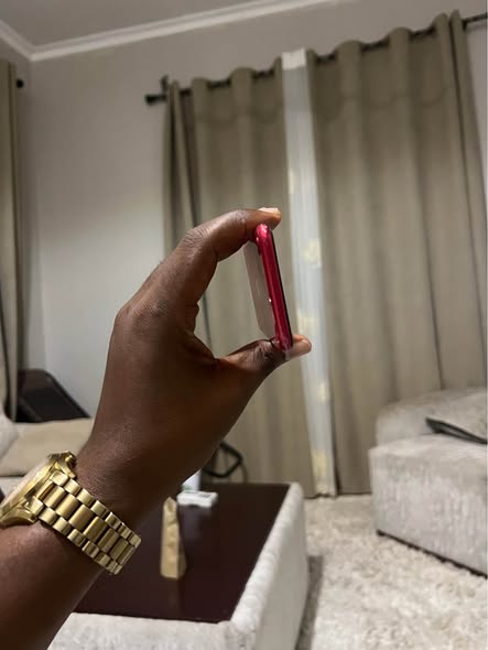 A picture of iPhone SE 2020