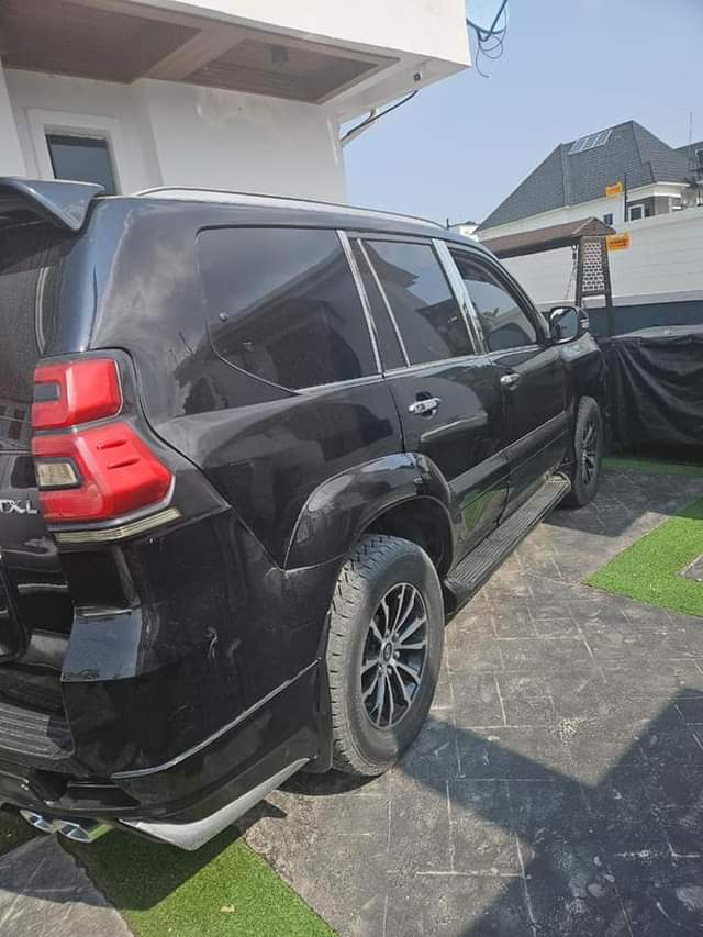 A picture of 07 GX460 upgraded to 2021 Prado. Nothing to fix well