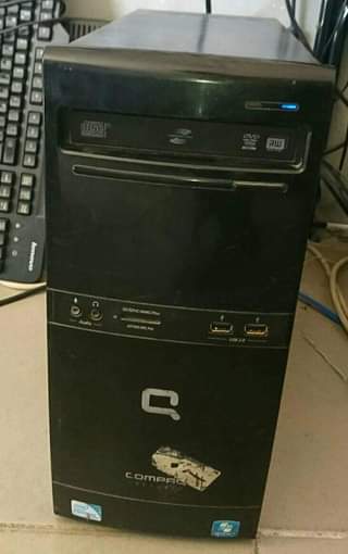 A picture of HP compaq desktop computer