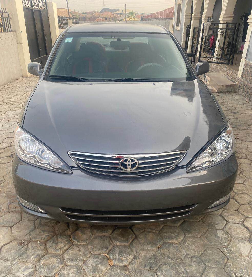 A picture of Toyota Camry 2004