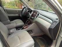 A picture of Sharp Clean Toks Standard Toyota Highlander With 3 Seats Row.