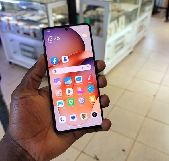 A picture of Redmi Note 12pro 5G network 256gb 12gbram clear cameras 5000mah
