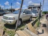 A picture of 2005 highlander buy and