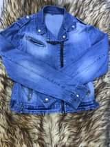 A picture of MAGAUNI JEANS BLOUSE SHIRTS SURUALI MTUMBA GRADE 1 REJAREJA SIZE
