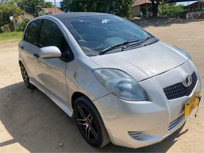 A picture of TOYOTA Vitz new