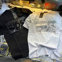 A picture of T shirt zamana kabsa jumla 12000 https chat.whatsapp.com Bok61PZSZOz32rW1ql2s0W