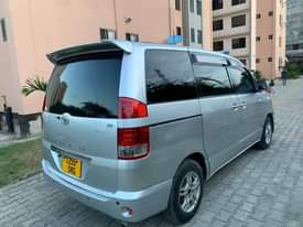 A picture of Toyota noah