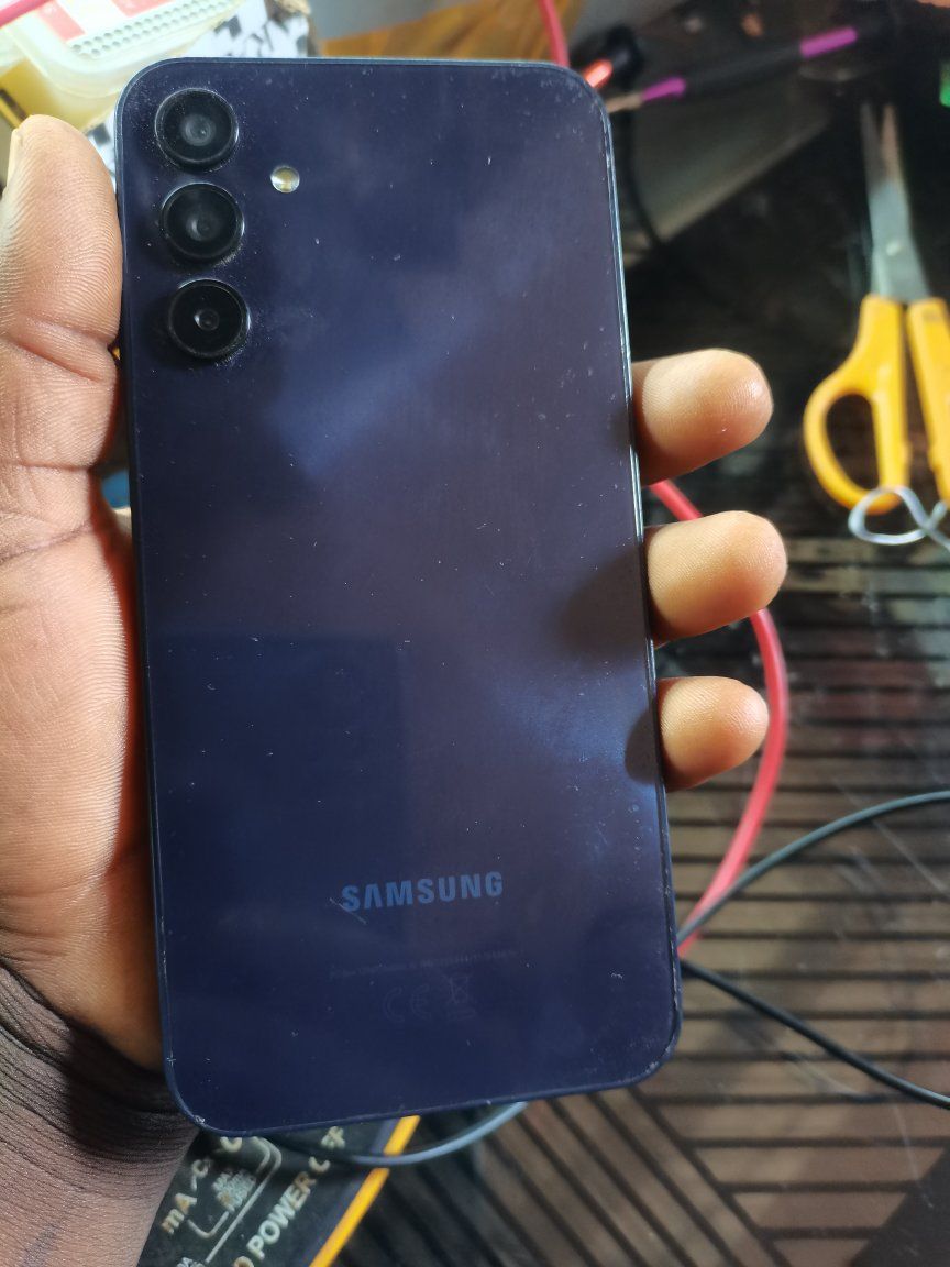 A picture of Samsung A15 camera fault 0707633788
