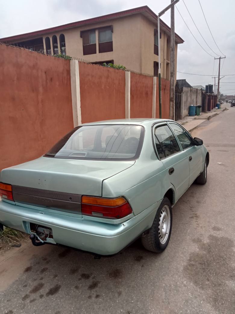 A picture of TOYOTA COROLLA 98 99 MODEL FOR SALE