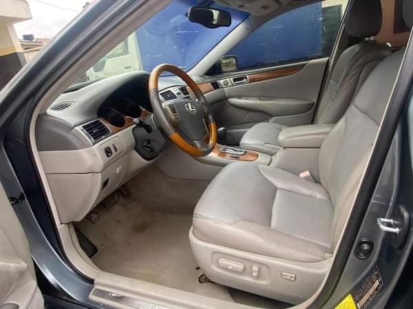 A picture of Clean register Lexus ES330 2006 model Tokunbo standard Absolutely nothing
