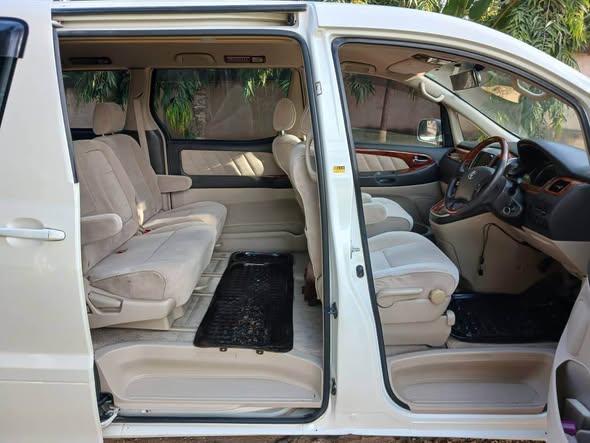 A picture of Toyota Alphard