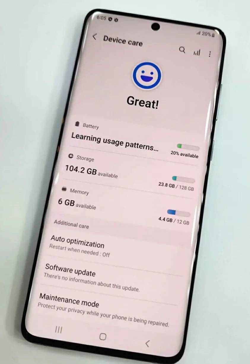 A picture of Samsung s20plus
