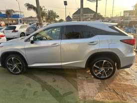 A picture of Rx 350 model2016 17