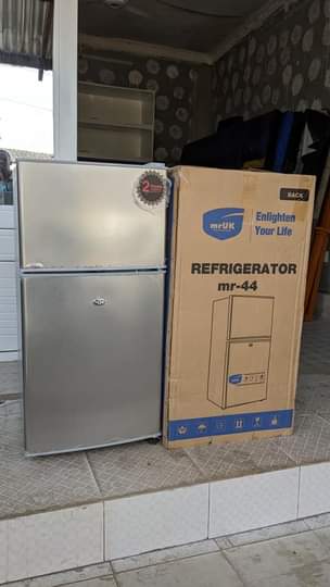 A picture of MR UK FRIDGE BEI 290 000 CALL WHATSAPP 0758326457 LOCATION