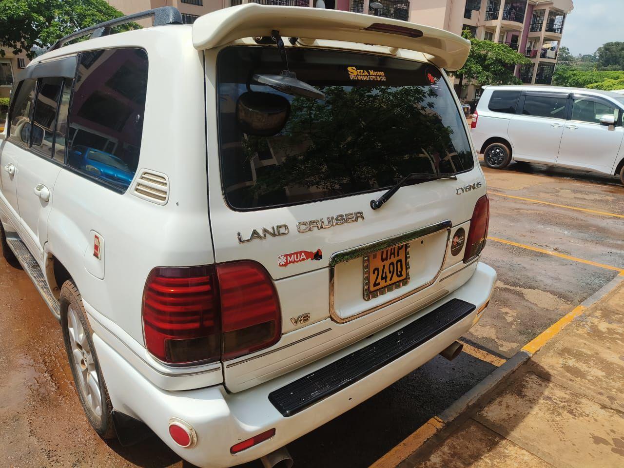 A picture of LANDCLUISER LEXUS