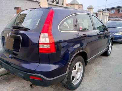 A picture of Honda CR V 09