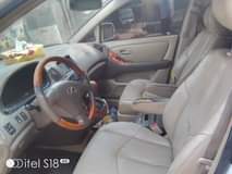 A picture of 03 Lexus RX 300 first body nothing to fix everything