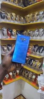 A picture of Samsung note 9