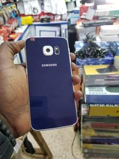 A picture of Galaxy S6 edge just 230k