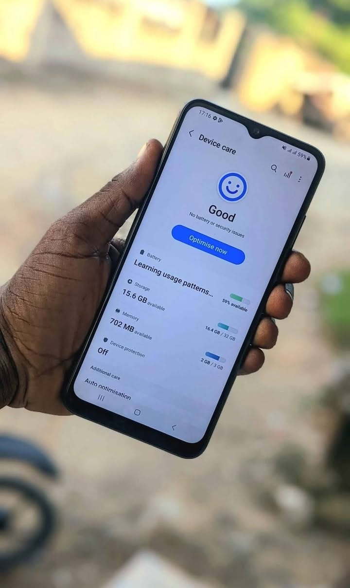 A picture of Samaung a04e