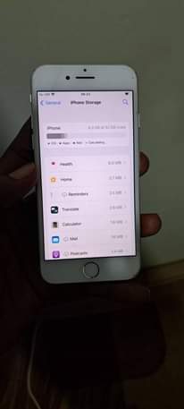 A picture of Quick sale iphone 7 32gb