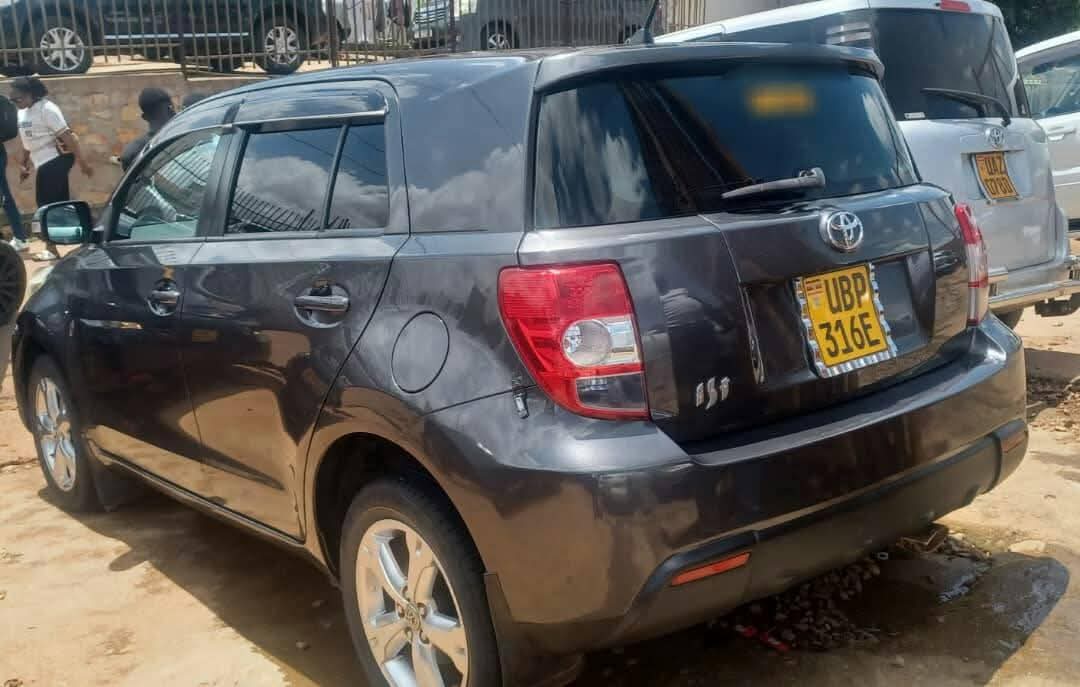 A picture of TOYOTA IST