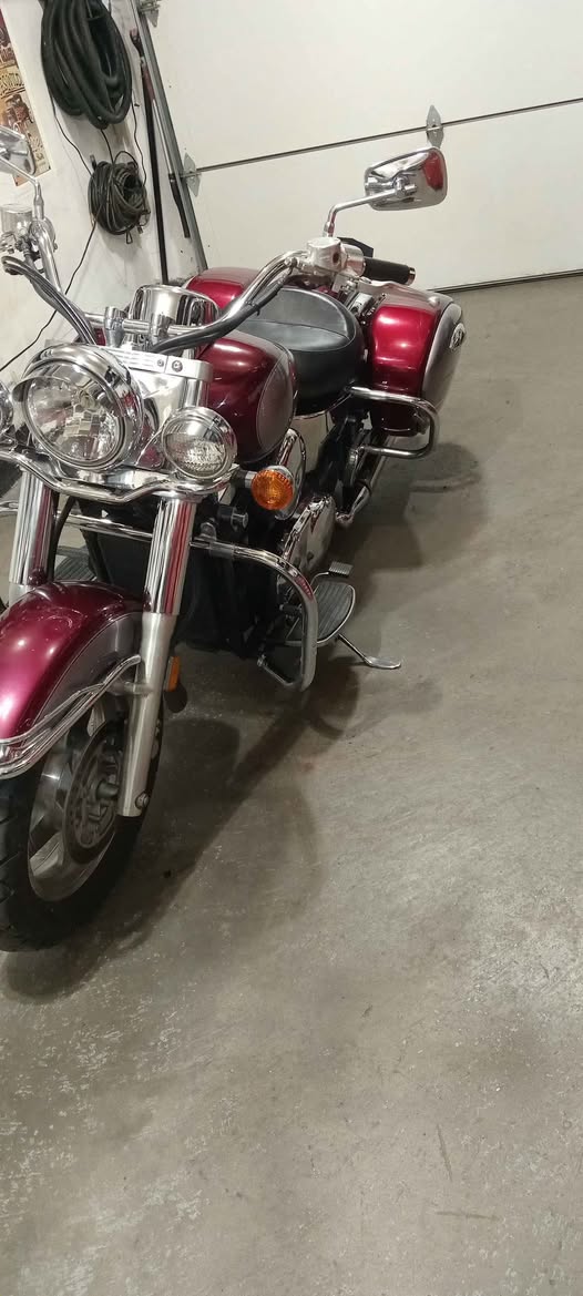 A picture of 2005 Kawasaki vulcan nomad 1600 cc project bike