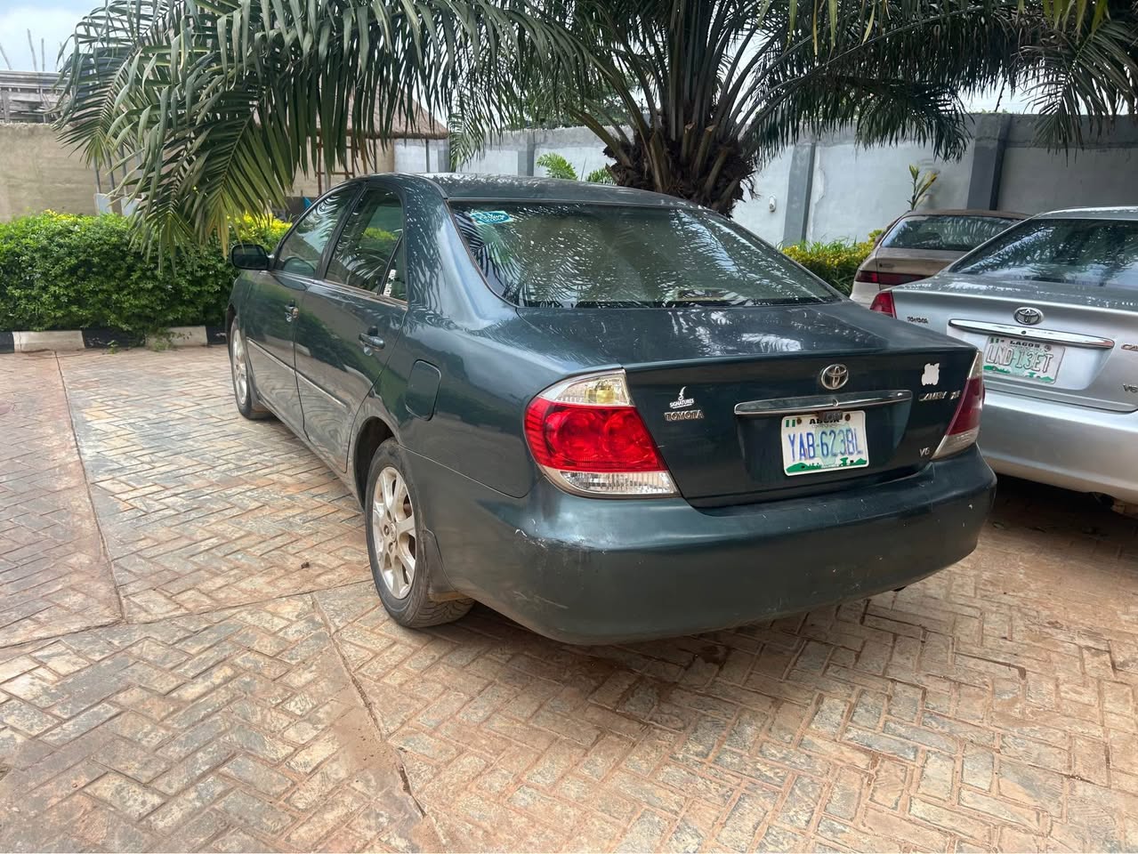 A picture of Nigeria used Toyota Camry 2005 08036436728