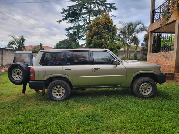 A picture of Nissan patrol