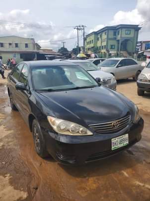 A picture of 2005 Toyota Camry