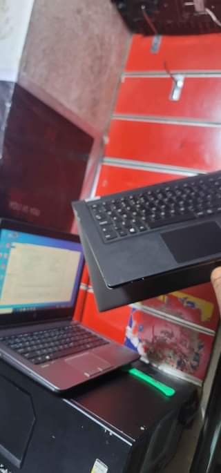 A picture of Lenovo yoga Ram8gb Ssd 128gb i5 4th prosser 1.80ghz Battery